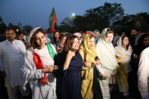 İSLAMABAD (AA) – Pakistan’da eski Başbakan İmran Han, partisine karşı