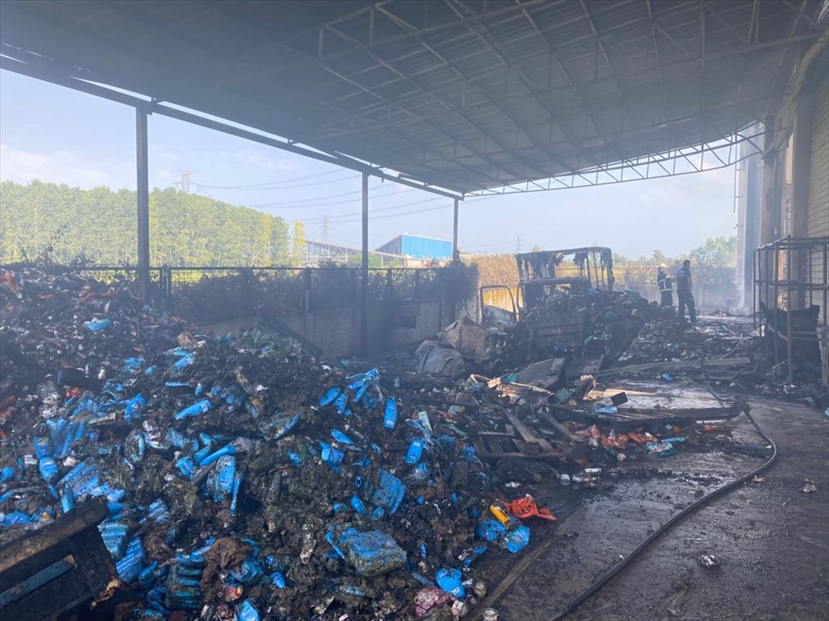 GÜNCELLEME – Samsun'da gıda ve kozmetik fabrikasında yangın