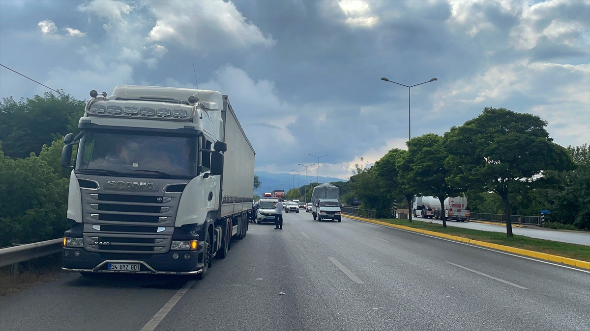 Samsun’da minibüsle tırın çarpışması sonucu 3’ü çocuk 14 kişi yaralandı