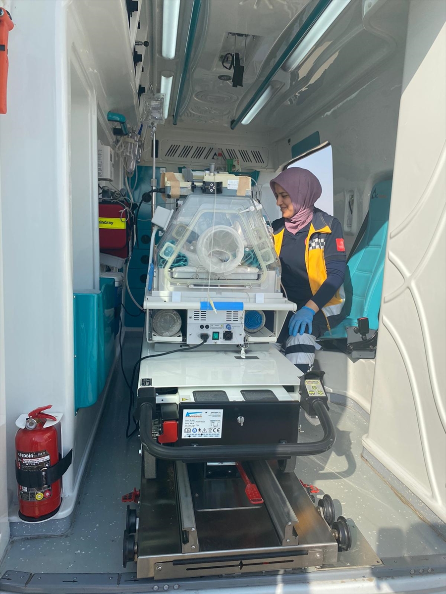 Şırnak'ta ambulans helikopter prematüre bebek için havalandı