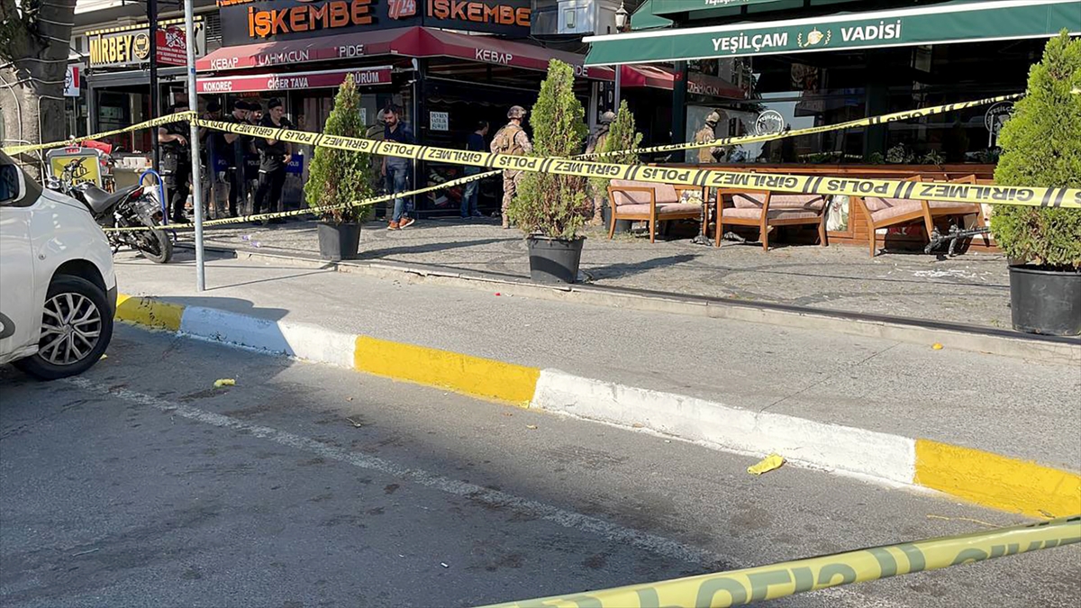 Site yöneticileriyle kafe sahiplerinin silahlı-bıçaklı kavgasında 11 kişi yaralandı