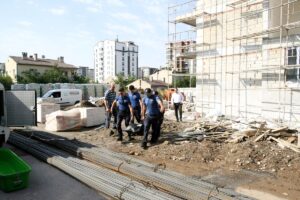 SİVAS (AA) – Sivas'ta, bir inşaatın 5. katındaki iskeleden düşen