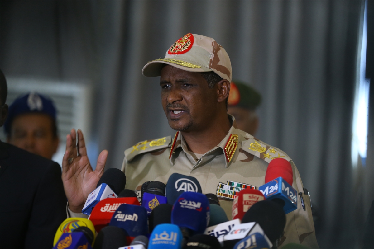 Sudanlı general Hımidti: “Siyasi güçler ulusal uzlaşıya varmalı”