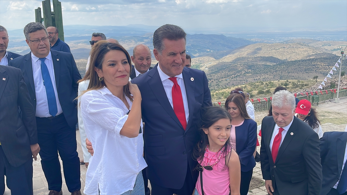 TDP Genel Başkanı Mustafa Sarıgül, Kocatepe Anıtı'nı ziyaret etti