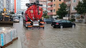 TEKİRDAĞ (AA) – Tekirdağ'da şiddetli sağanak etkili oldu. Çerkezköy ilçesinde