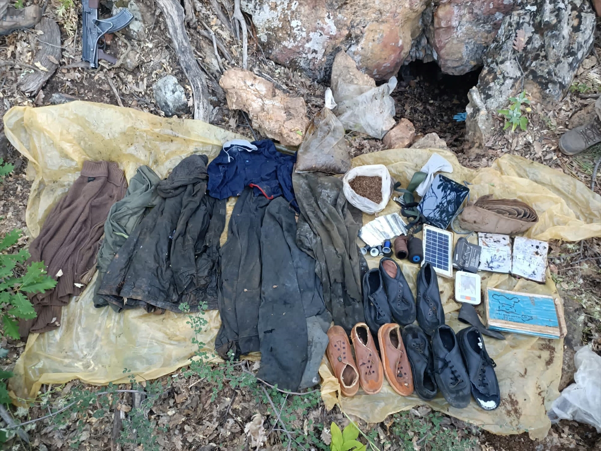 Tunceli'de teröristlerce kullanılan sığınak imha edildi