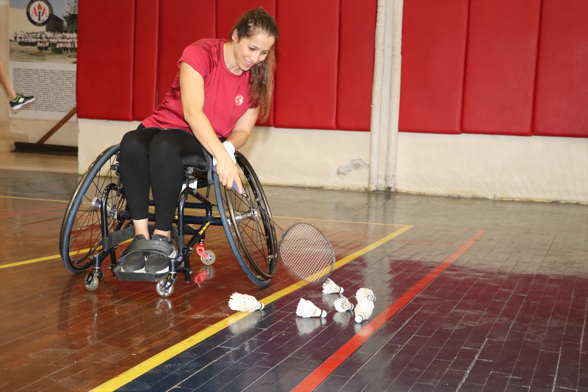 Türkiye şampiyonu para badmintoncu Narin Uluç, dünya şampiyonluğuna hazırlanıyor: