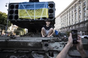 KİEV (AA) – Ukrayna güçlerince savaşta ele geçirilen Rus ordusuna