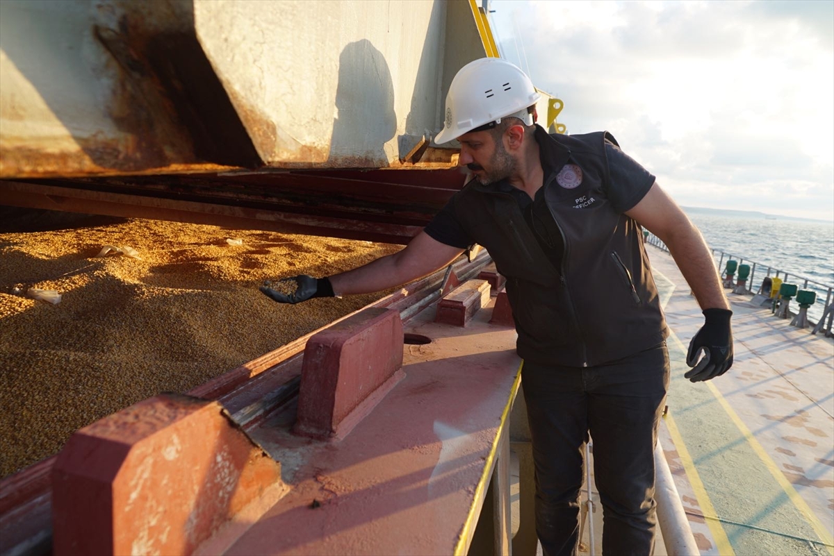 Ukrayna'dan yola çıkan mısır yüklü “Navi-Star” gemisindeki denetleme tamamlandı
