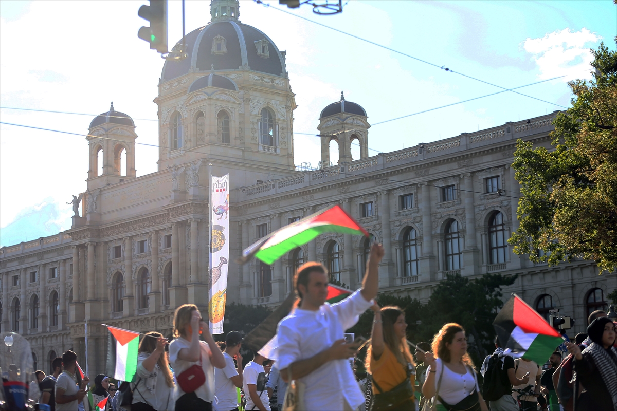 Viyana’da İsrail’in Gazze’ye yönelik saldırıları protesto edildi