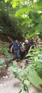 YALOVA (AA) – Yalova'da, arızalanan iş makinesinin üzerinde çalışırken dere