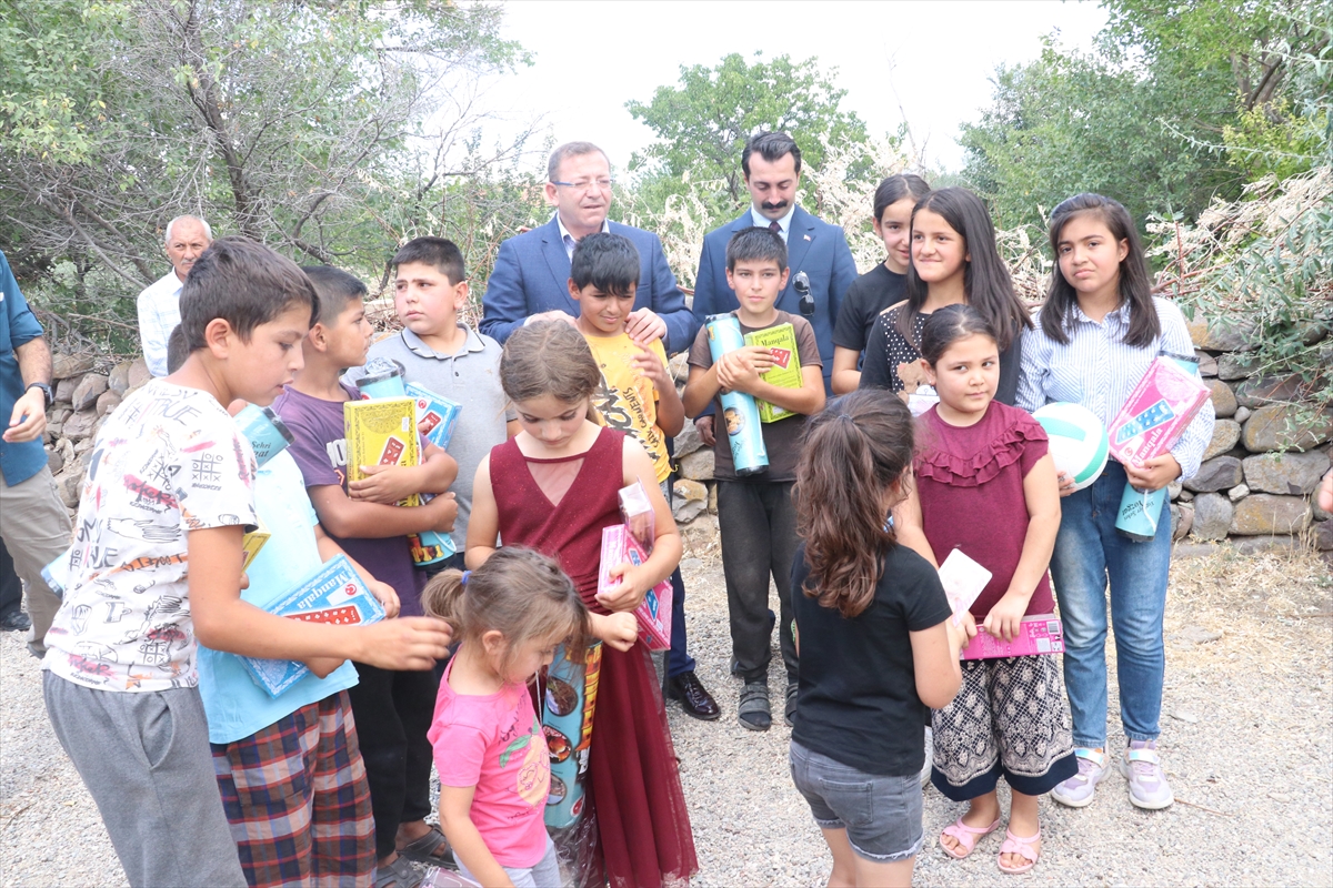 Yozgat Valisi Polat, çocukların köylerine davetini geri çevirmedi