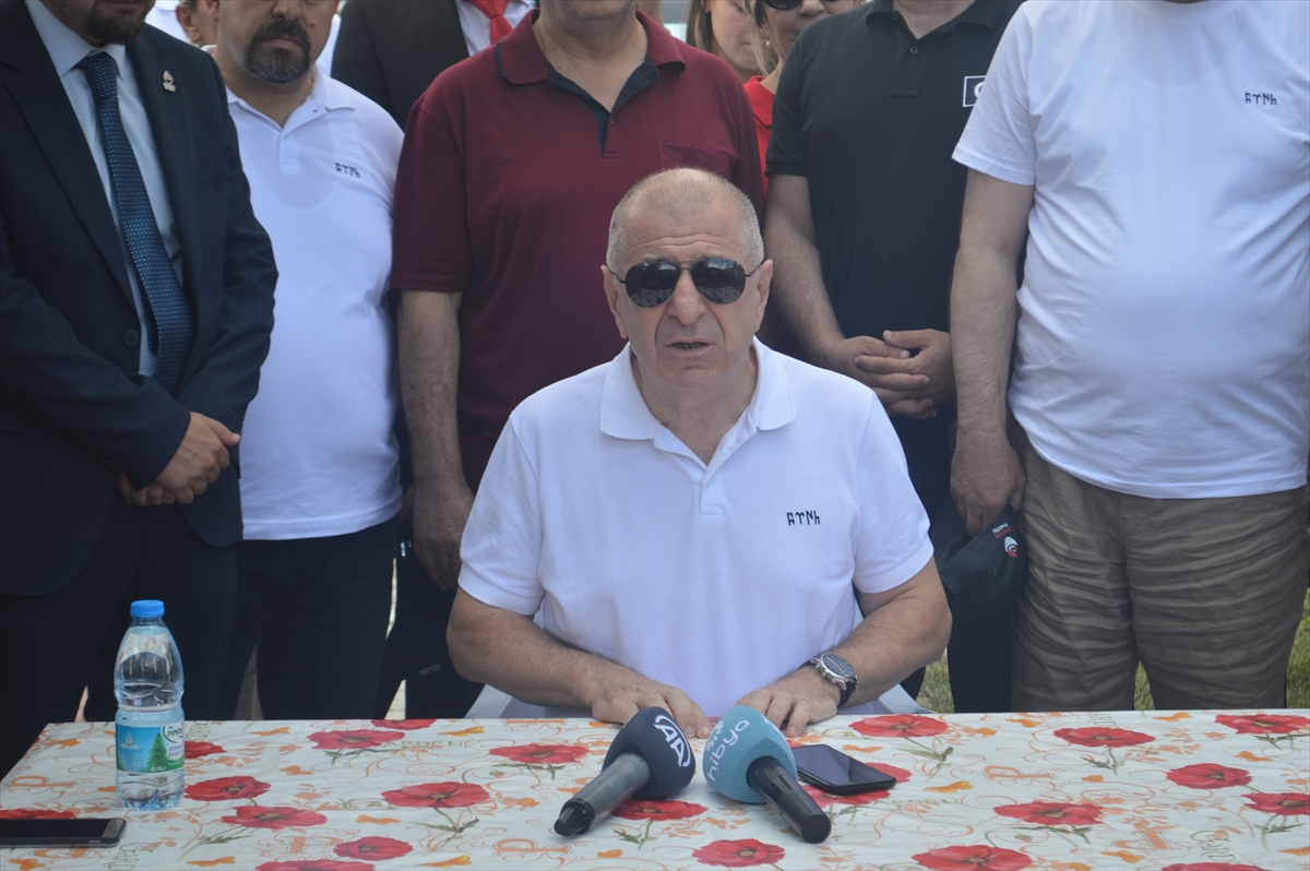 Zafer Partisi Genel Başkanı Ümit Özdağ, Afyonkarahisar'da ziyaretlerde bulundu