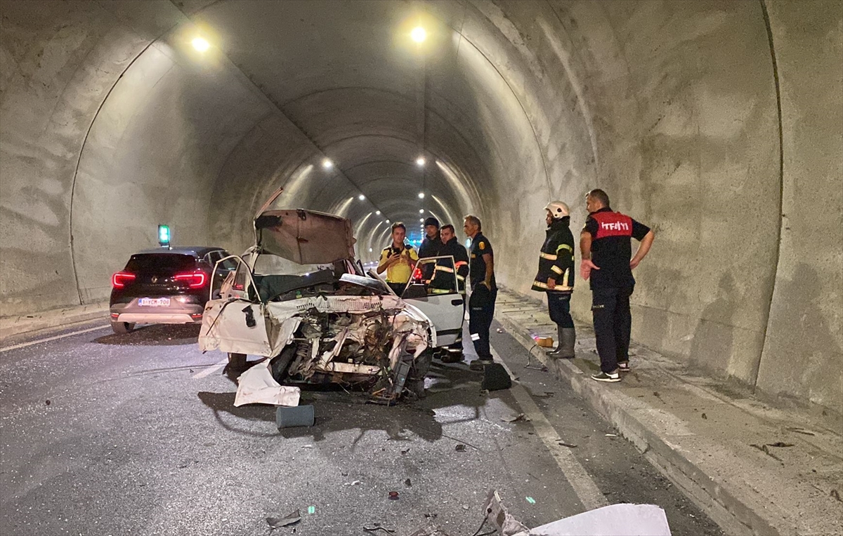 Zonguldak'ta tünel içerisinde takla atan otomobilin sürücüsü ağır yaralandı