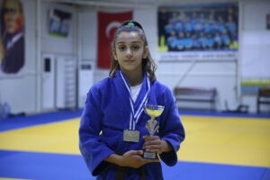 SAKARYA (AA) – UĞUR SUBAŞI – Yunanistan'ın Kozani kentinde 3-4