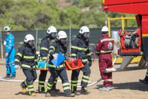 - Yarışmaya 100 kişiden oluşan 10 takım katılıyor