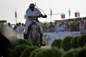 - Dünya geleneksel okçuluk literatürüne "Kabak atışı" adıyla geçen yarışlarda