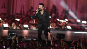 - Gündoğdu Meydanı'nda düzenlenen etkinliklere CHP Genel Başkanı Kemal Kılıçdaroğlu