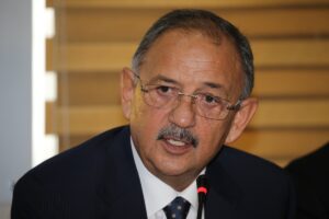 - "Gittiği her yerde Allah'a hamdolsun bu milleti onurla temsil