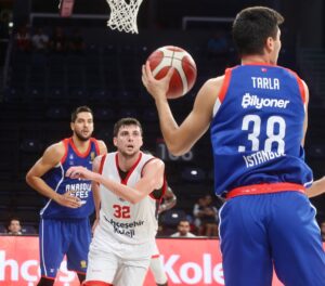 - Anadolu Efes: 86 - Bahçeşehir Koleji: 70