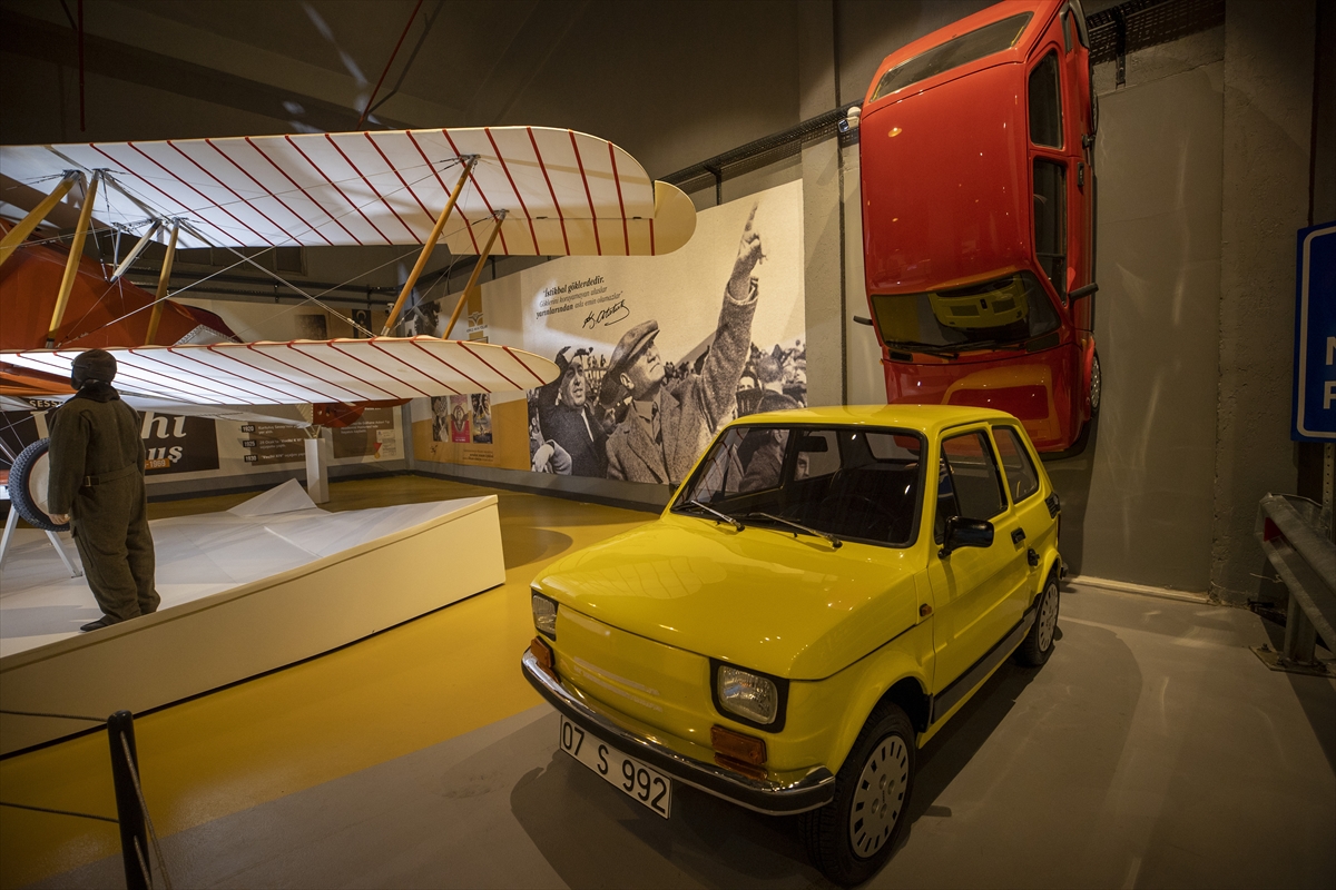Antalya Araba Müzesi, ziyaretçilerini zamanda yolculuğa çıkarıyor