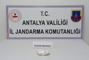 ANTALYA (AA) – Antalya'nın Manavgat ilçesinde valizinde 550 gram kokain