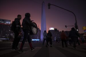 BUENOS AIRES (AA) – Arjantin'de binlerce kişi, dün silahlı saldırı