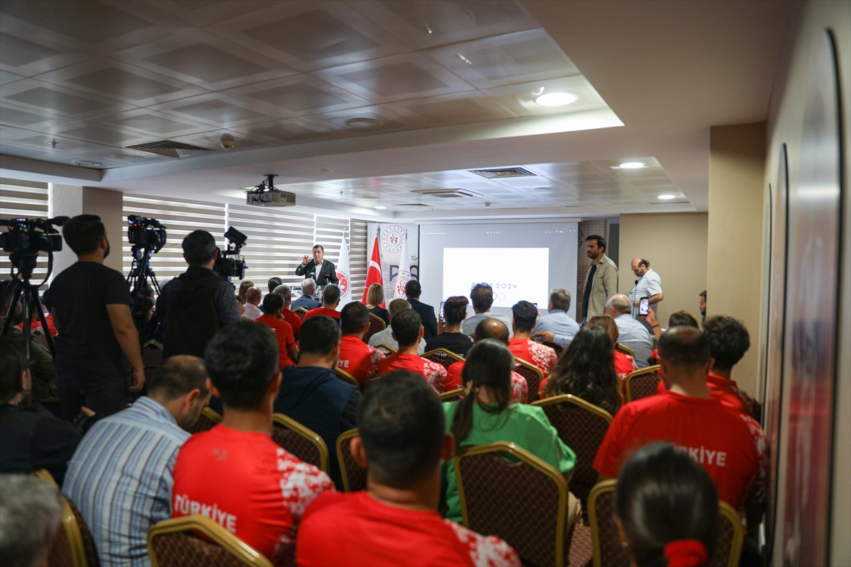 Atletizm Federasyonu Başkanı Çintimar, İzmir'de olimpik sporcularla buluştu