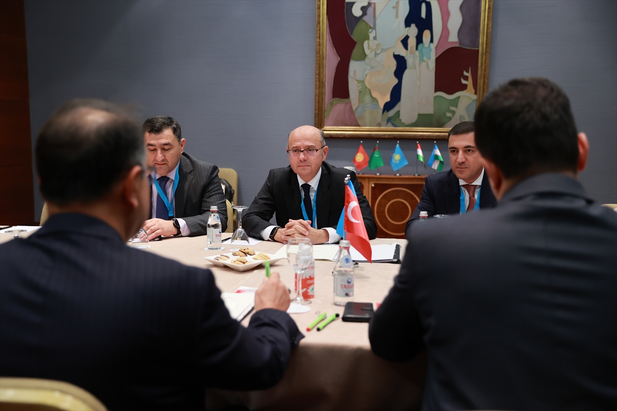 Bakan Dönmez'den Kazakistan'da enerji diplomasisi