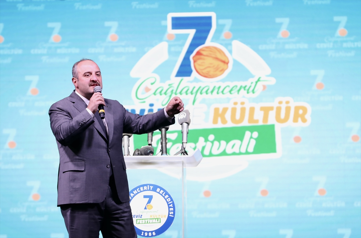 Bakanlar Varank ve Kirişci, Kahramanmaraş'ta ceviz ve kültür festivaline katıldı