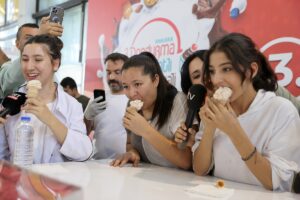 ANKARA (AA) – 3. Ankara Dondurma ve Tatlı Festivali, Altınpark