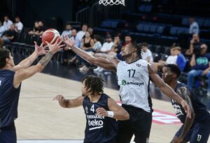 - Beşiktaş Emlakjet: 77 - Fenerbahçe Beko: 95