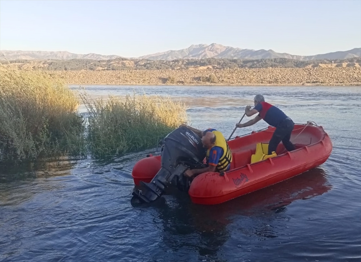 Bingöl'de Murat Nehri'nde mahsur kalan kişi kurtarıldı