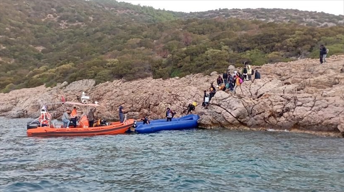 Bodrum Karaada'da 39 düzensiz göçmen kurtarıldı