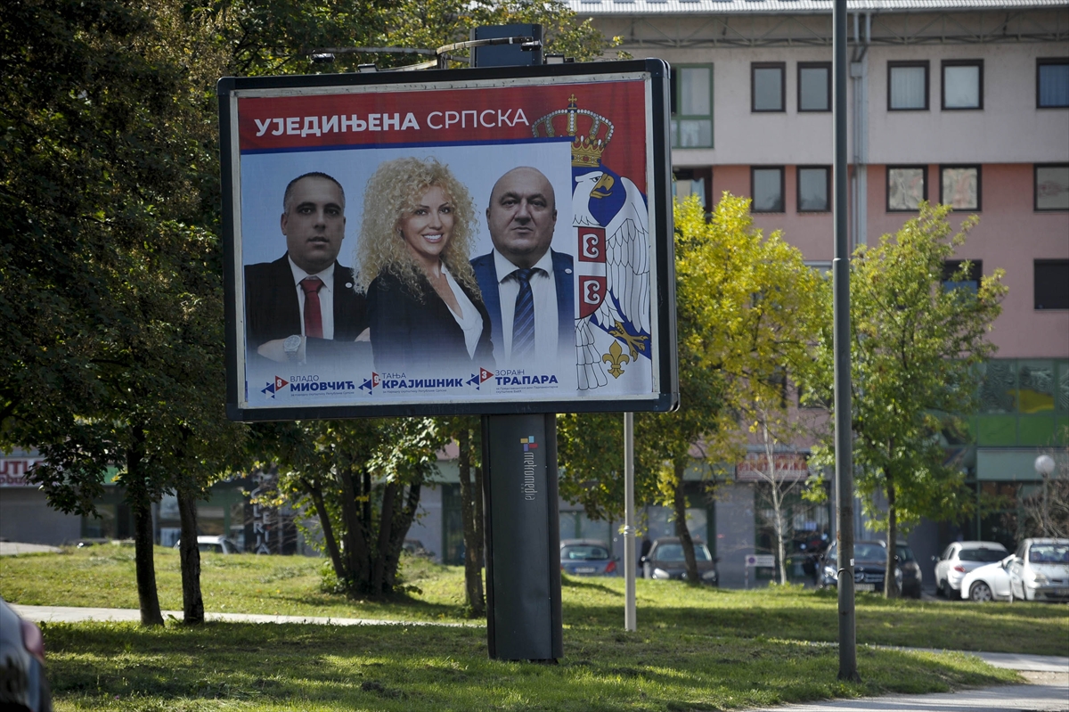 Bosna Hersek'teki seçim yaklaşırken, sokakları aday ve parti afişleri kapladı