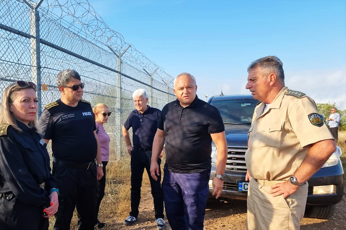 Bulgaristan savunma ve içişleri bakanları Türkiye sınırında teftiş yaptı