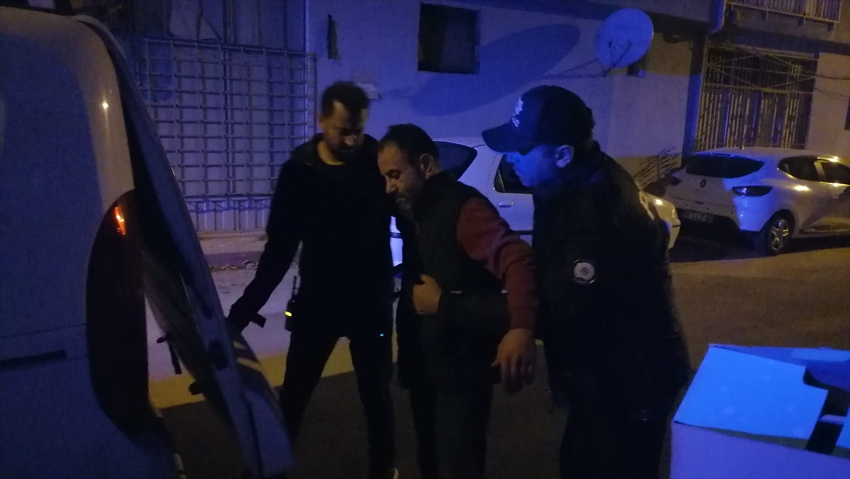 Bursa'da polis ekipleri hırsızlık zanlısını suçüstü yakaladı