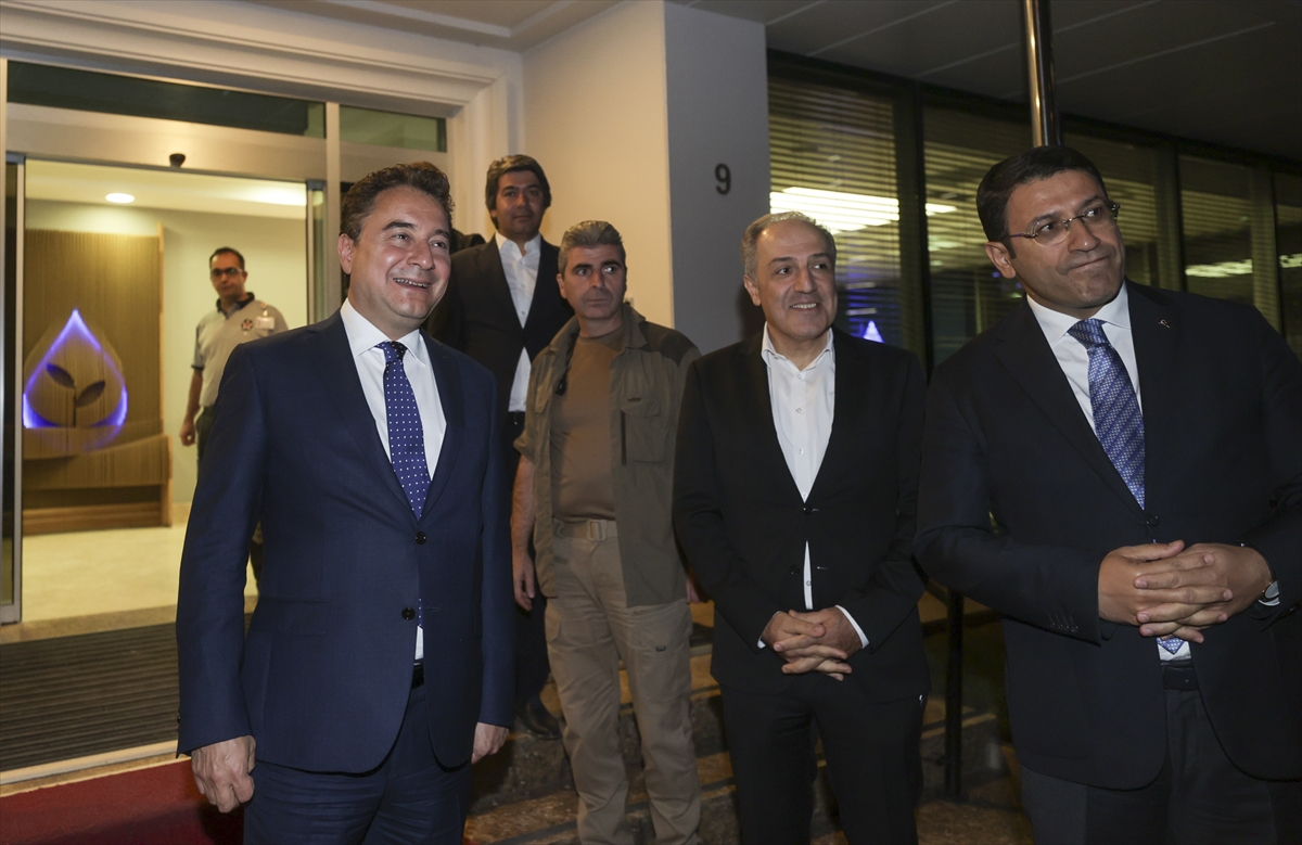 CHP Genel Başkanı Kılıçdaroğlu, DEVA Partisi Genel Başkanı Babacan'la görüştü
