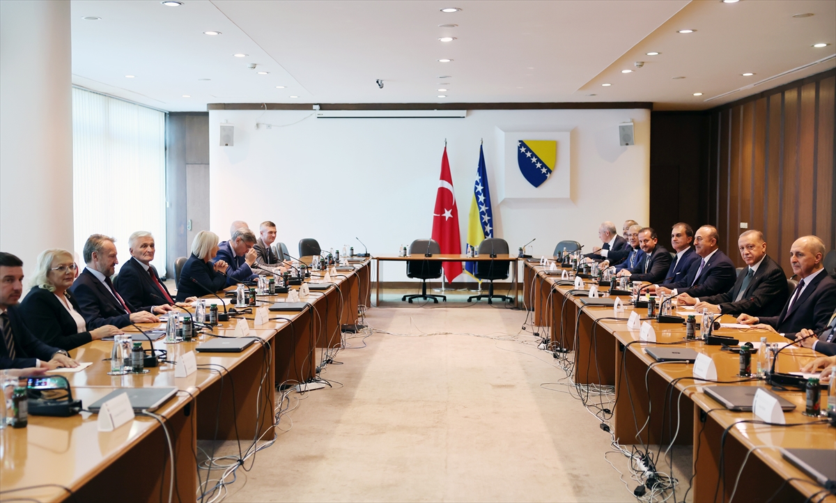 Cumhurbaşkanı Erdoğan, Bosna Hersek'te Temsilciler ve Halklar meclislerinin başkanlık divanı üyelerini kabul etti