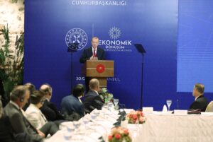 İSTANBUL (AA) – Cumhurbaşkanı Recep Tayyip Erdoğan, "Salgınla başlayıp savaşla