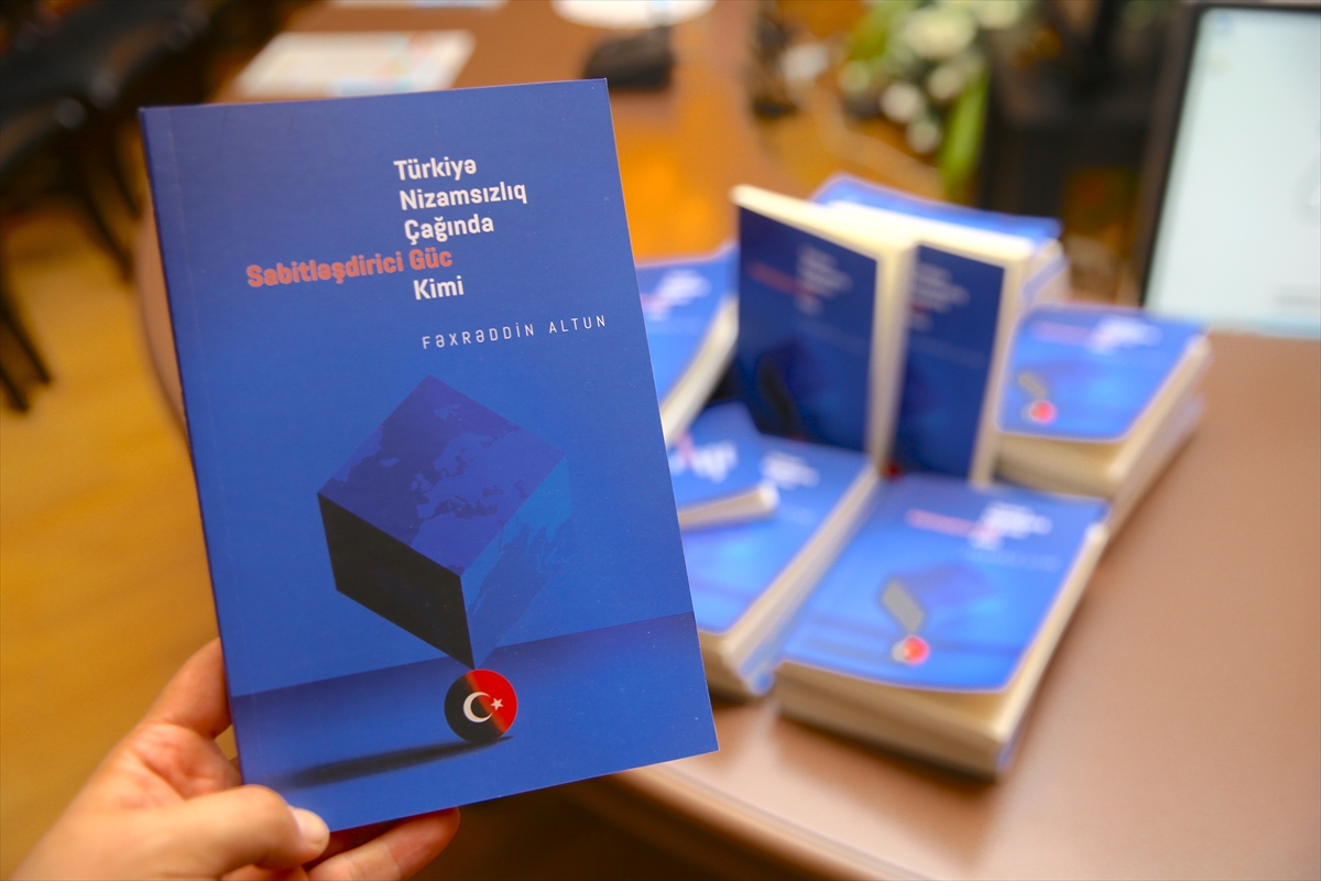 Cumhurbaşkanlığı İletişim Başkanı Altun'un Azerbaycan Türkçesine çevrilen kitabı tanıtıldı
