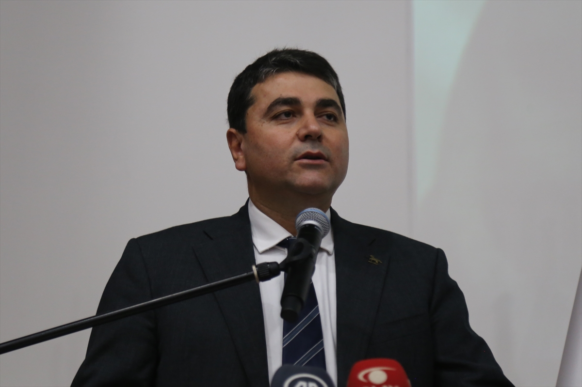 Demokrat Parti Genel Başkanı Uysal, Bursa'da partisinin ilçe kongresinde konuştu: