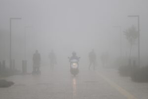 EDİRNE (AA) – Edirne'de sis nedeniyle görüş mesafesi yaklaşık 30