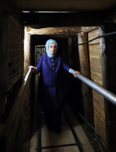 - "Savaşla birlikte karanlığa gömülen Bosna halkına ışık olan tünel,