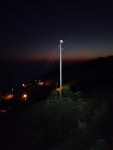 MUĞLA (AA) – Muğla'nın Fethiye ilçesinde elektrik direğinde mahsur kalan