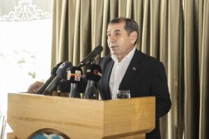 İSTANBUL (AA)- Galatasaray Kulübü Başkanı Dursun Özbek, futbolu bırakan Arda