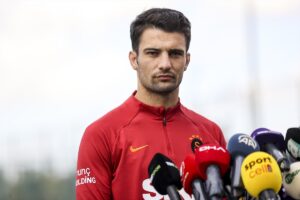 İSTANBUL (AA) – Galatasaray'ın Fransız oyuncusu Leo Dubois, sakatlığını tam