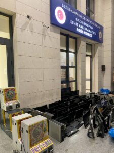 İSTANBUL (AA) – Gaziosmanpaşa'da sanal kumar oynayan 30 kişiye 54