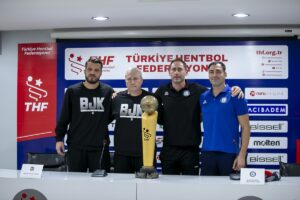 ANKARA (AA) – Beşiktaş Yurtbay Seramik Başantrenörü Korer Koral ile