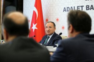 - Adalet Bakanı Bozdağ, hukuki himaye sigortası çalışmaları kapsamında kurulan